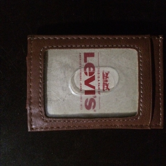 Like new Levi’s card holder - Picture 2 of 2